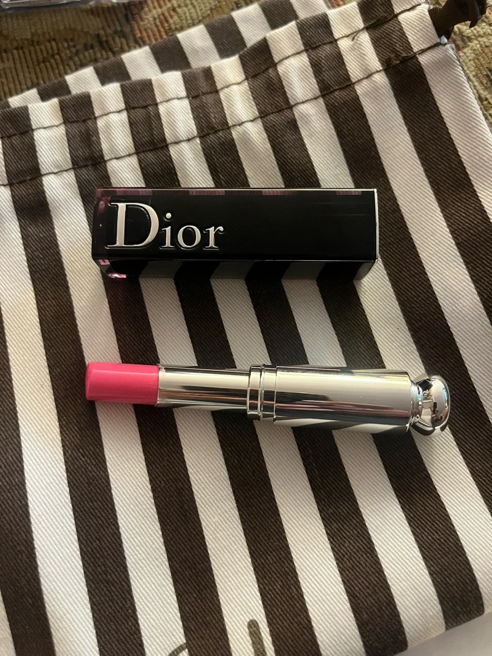 Dior Pink Lipstick – Luxury Hydrating Lip Color 487 Bubble